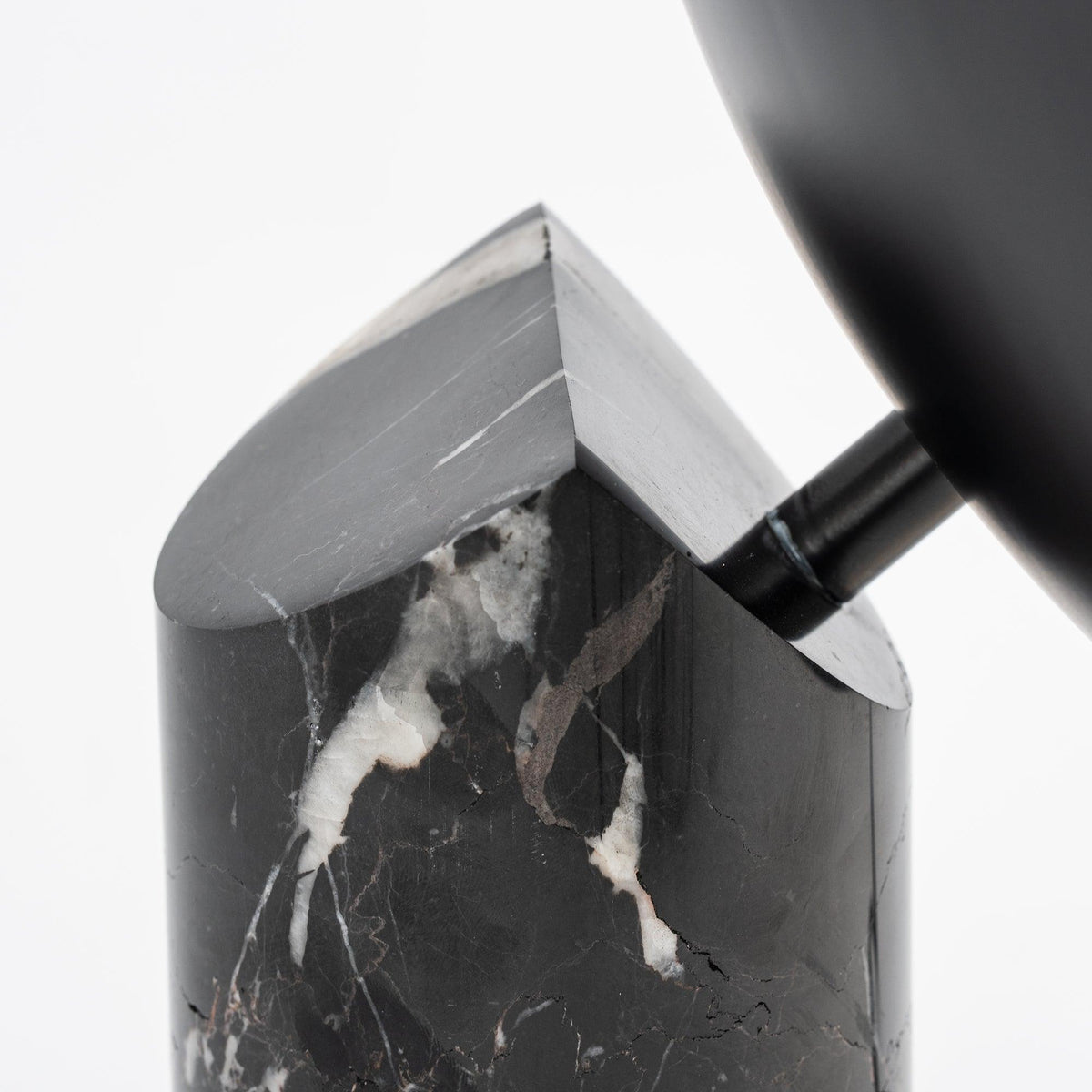 Astelor moderne bordlampe i marmor