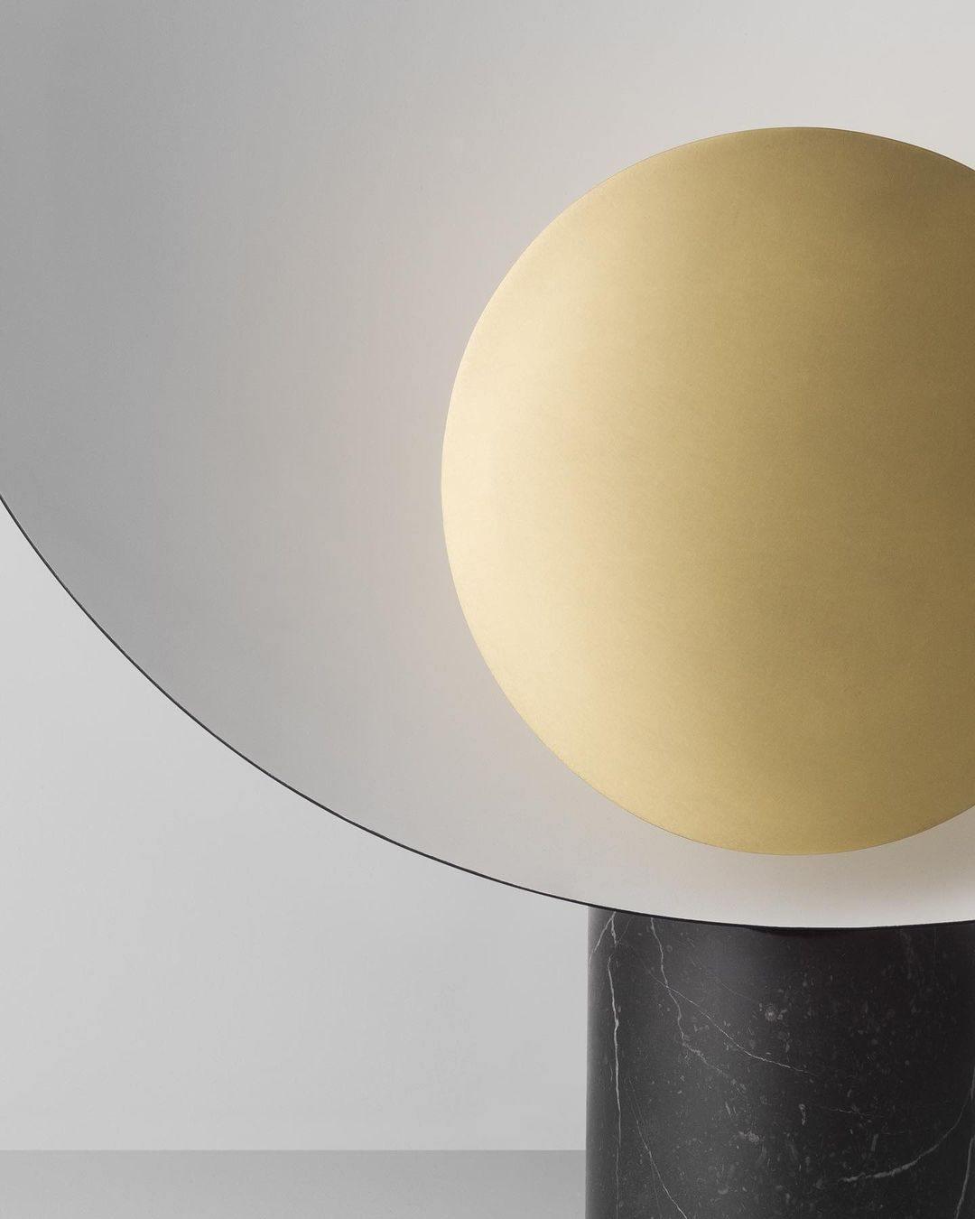 Astelor moderne bordlampe i marmor