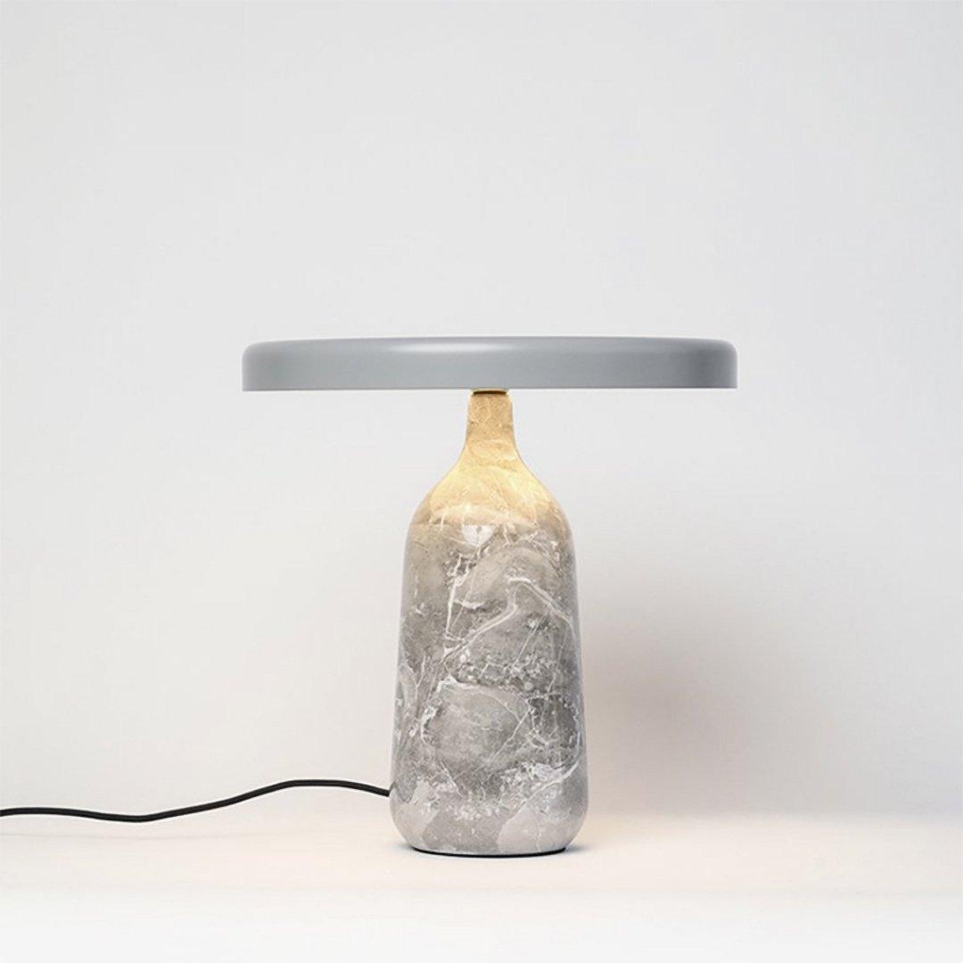 Astrian minimalistisk marmorbordlampe