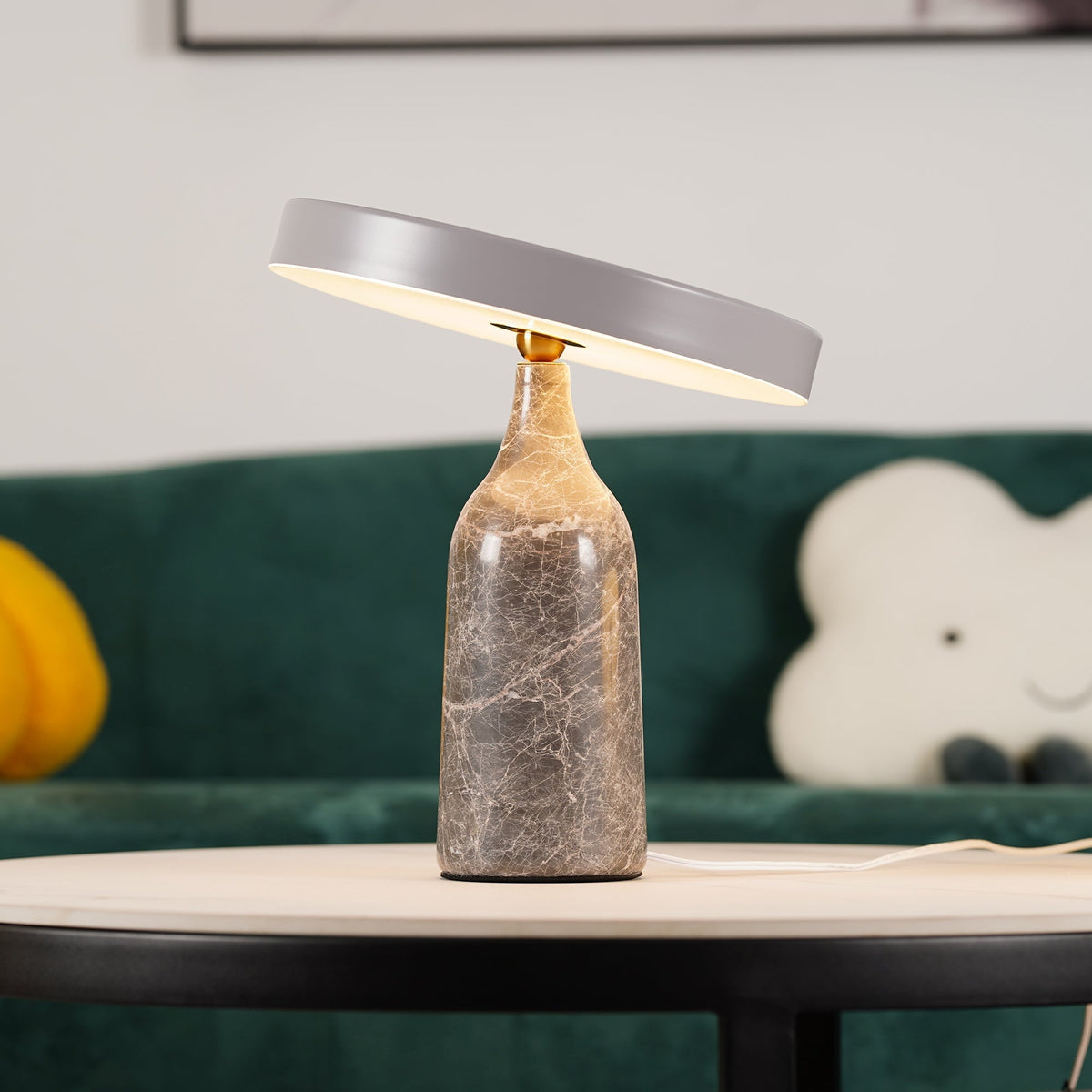 Astrian minimalistisk marmorbordlampe