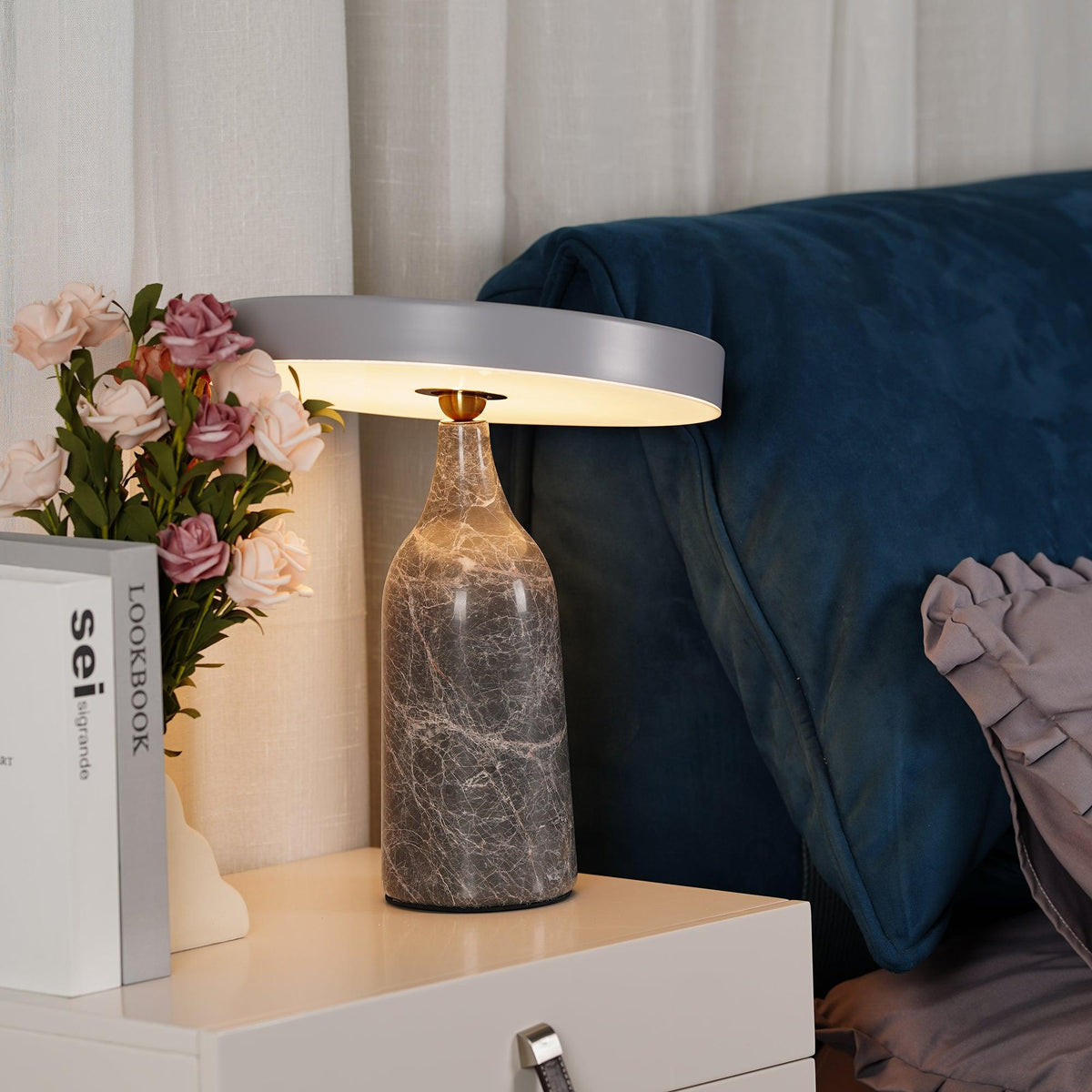 Astrian minimalistisk marmorbordlampe