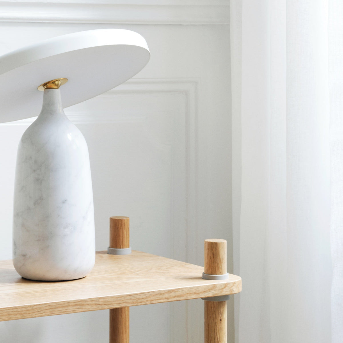 Astrian minimalistisk marmorbordlampe