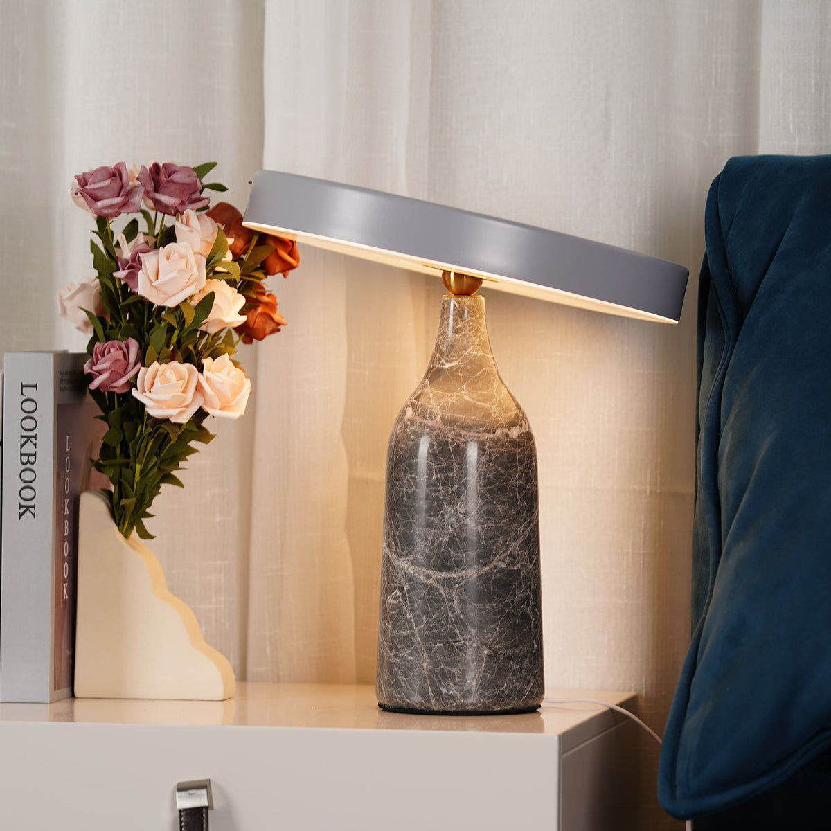 Astrian minimalistisk marmorbordlampe