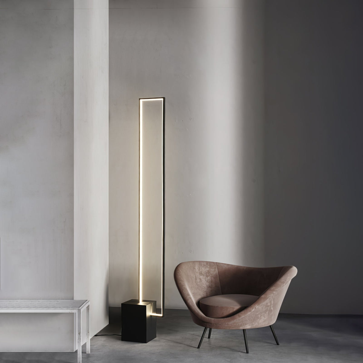 Keloza gulvlampe i aluminium