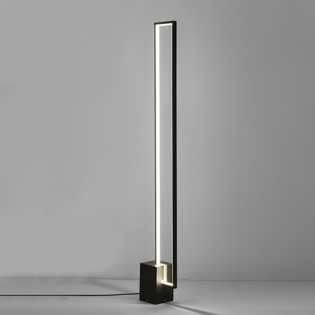 Keloza gulvlampe i aluminium
