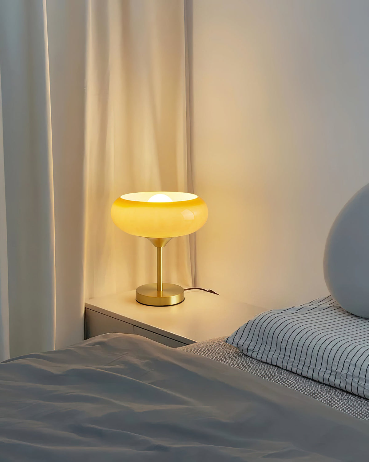 Saffron-bordlampe