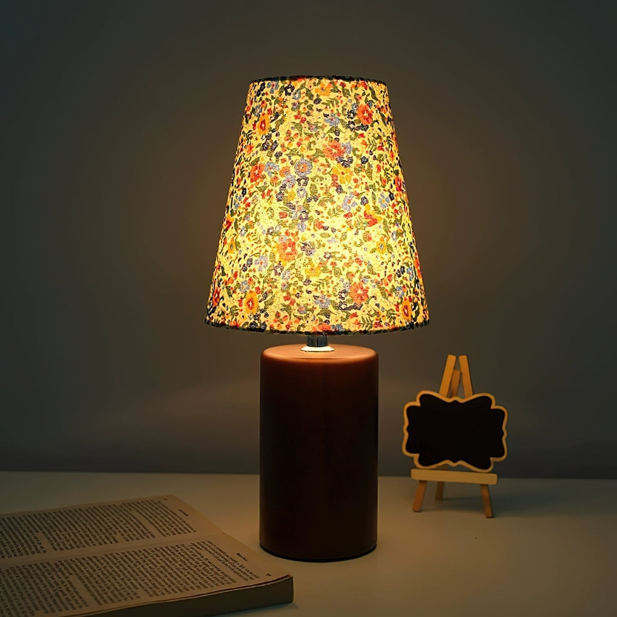 Elvivelia vintage bordlampe i træ