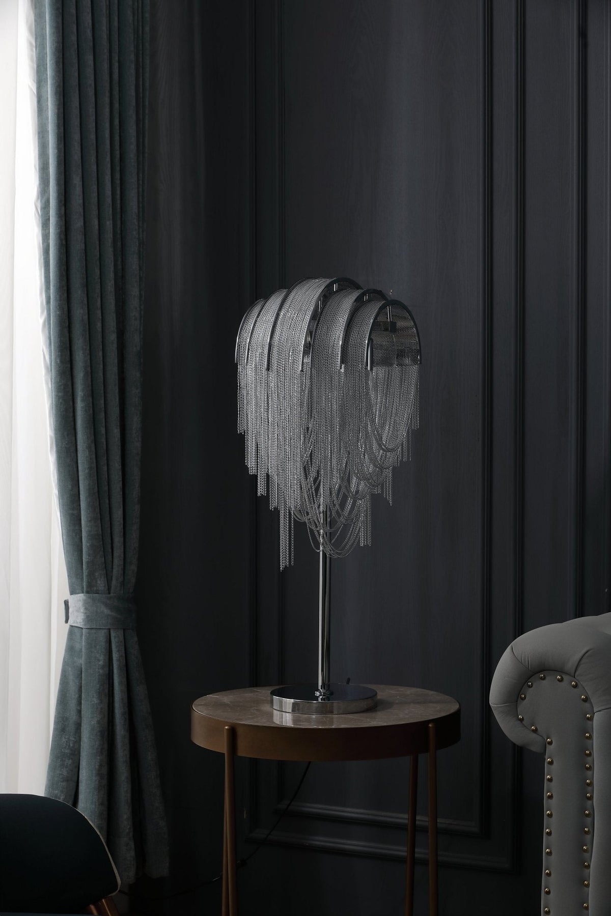 Hune konstnärlig bordslampa i stål