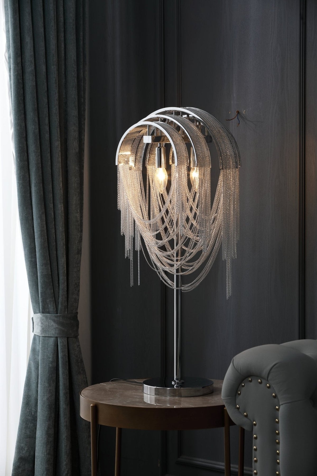 Hune kunstnerisk bordlampe i stål