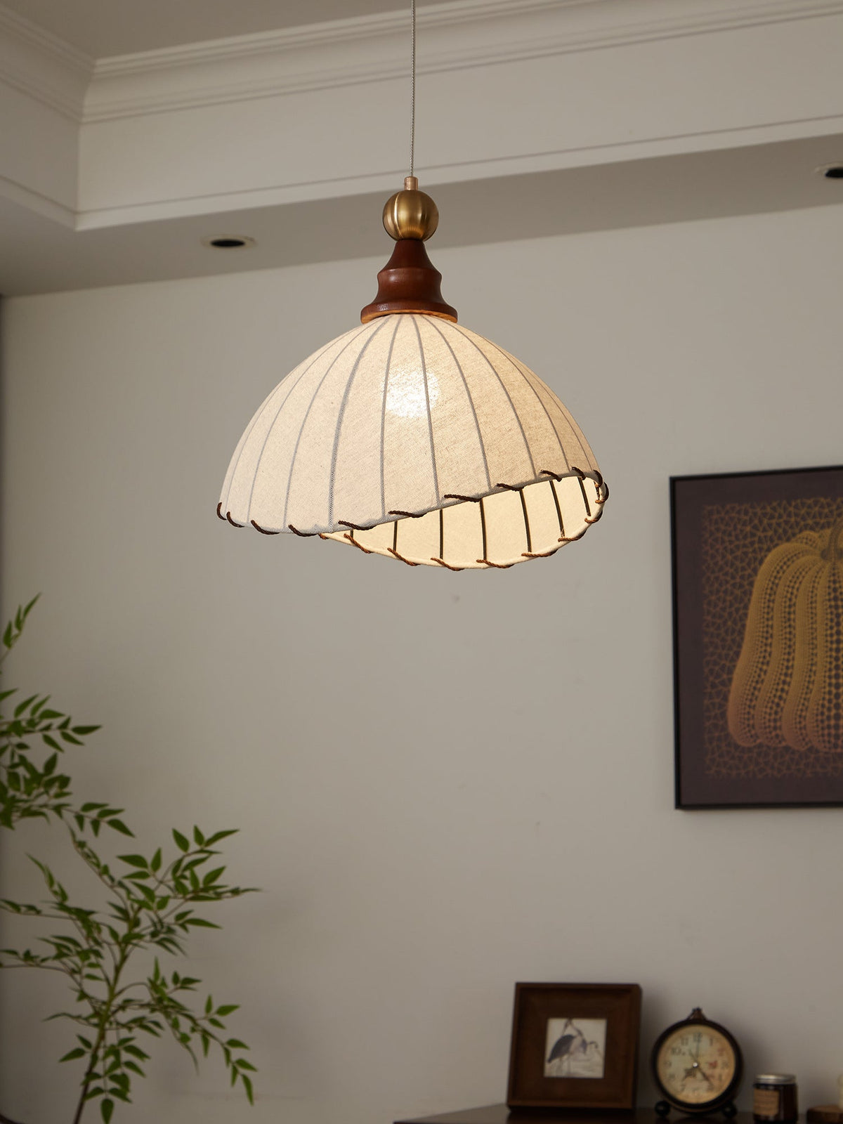 Earian elegant pendellampe i træ og stof