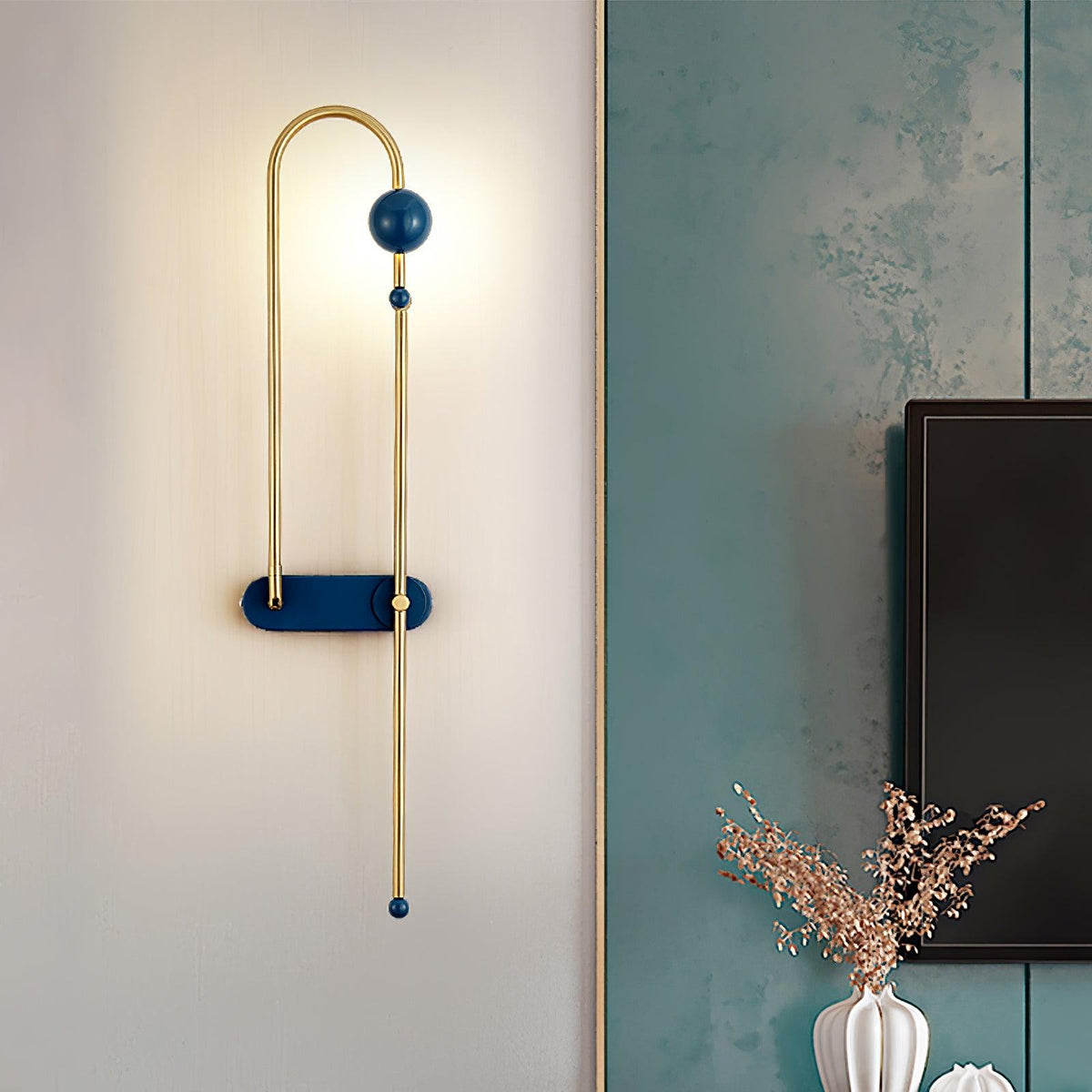 Curve Vägglampa med elektrisk krets