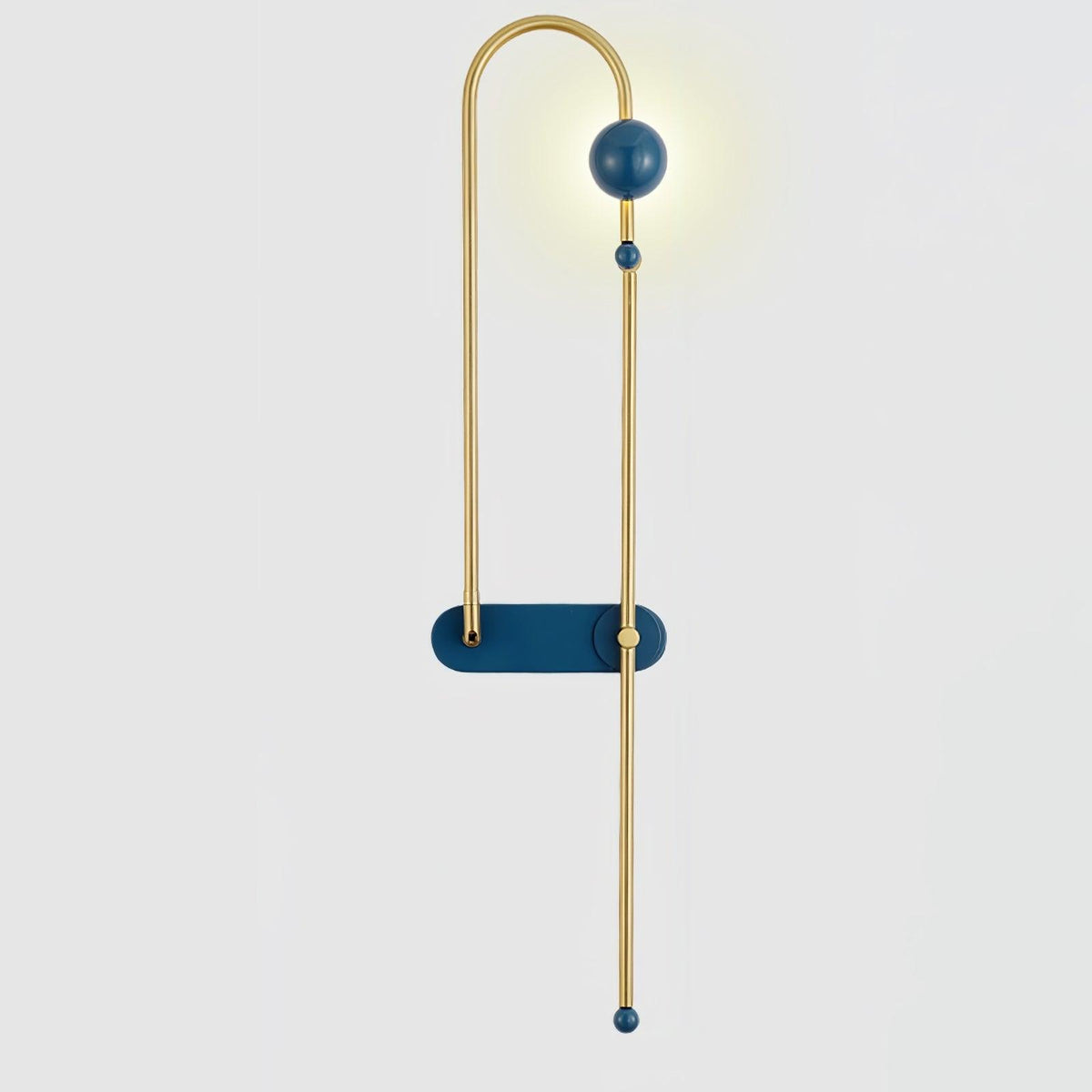 Curve Vägglampa med elektrisk krets