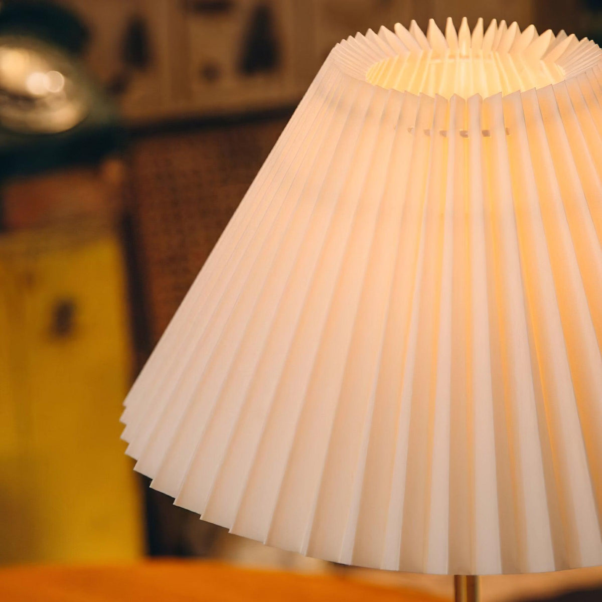 Mirelaya Table Lamp
