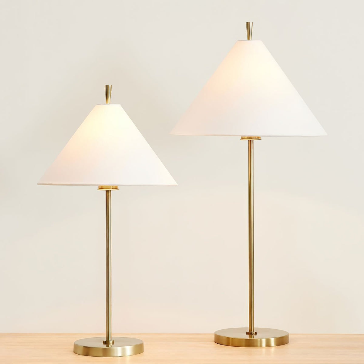 Sorivina elegant konusformet bordlampe