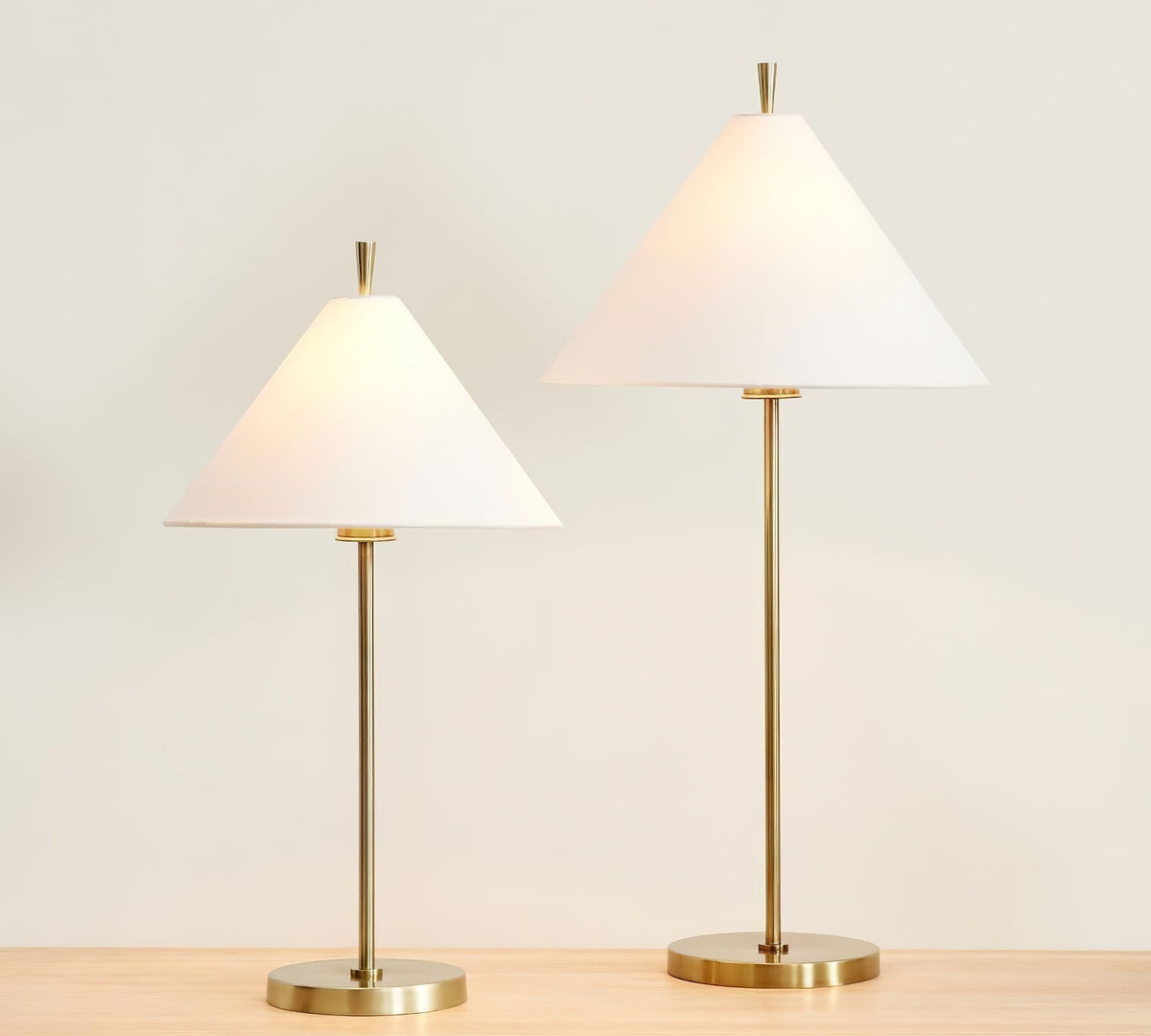 Sorivina elegant konusformet bordlampe