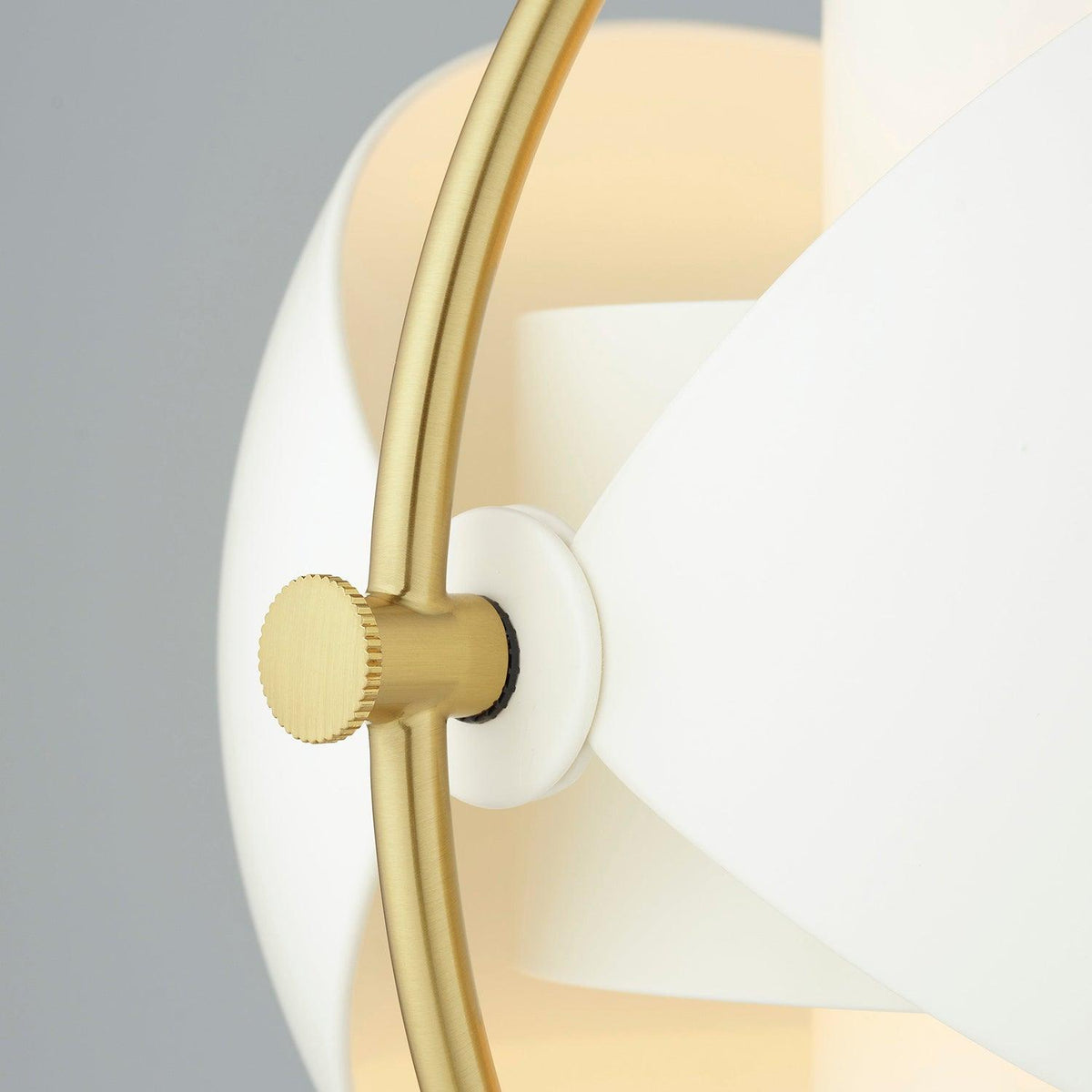 Riviniella Floor Lamp