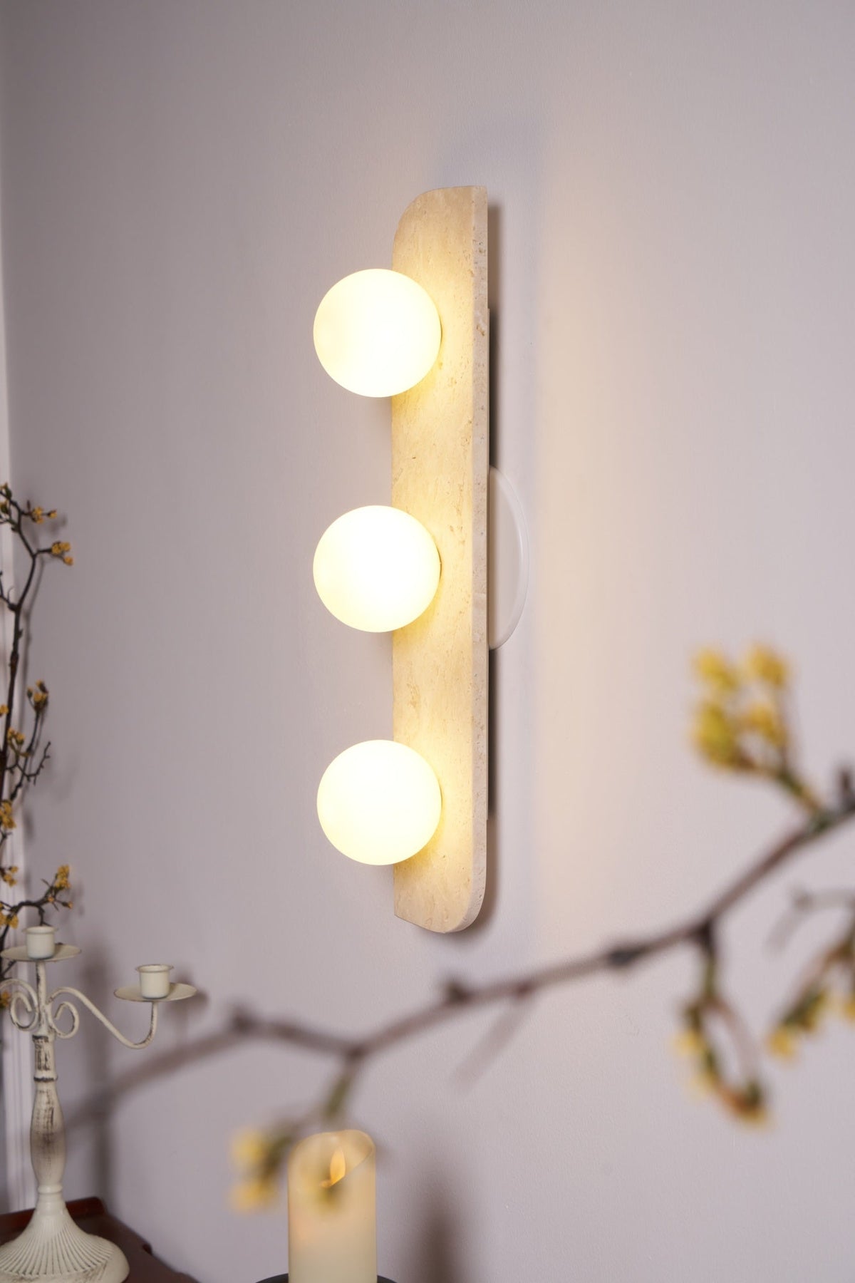 Serearia minimalistisk plug-in-væglampe i travertin