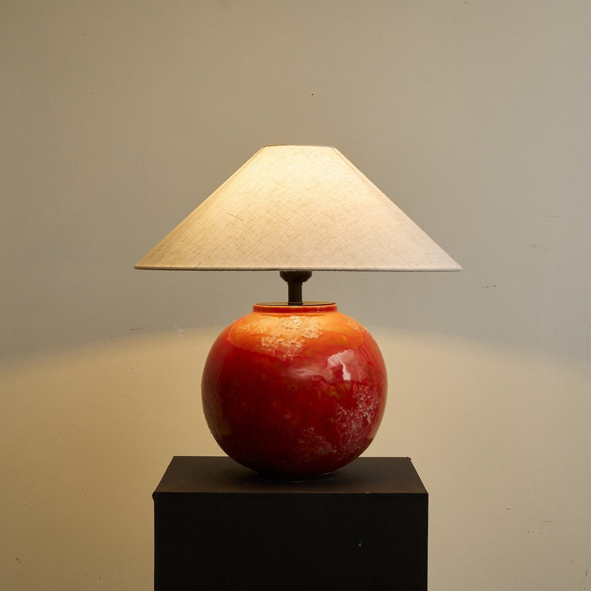 Candeeiro de mesa contemporâneo Hemyn em cerâmica