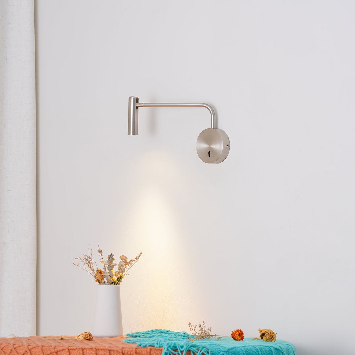 Kiroxen minimalistinen kiekkomallinen LED-seinävalaisin