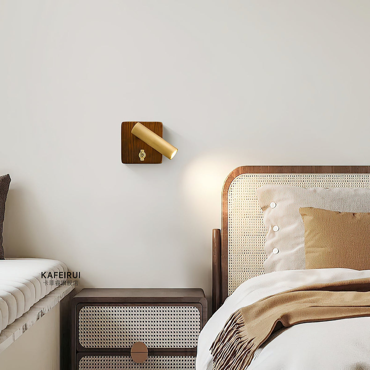 Sorinielle vägglampa