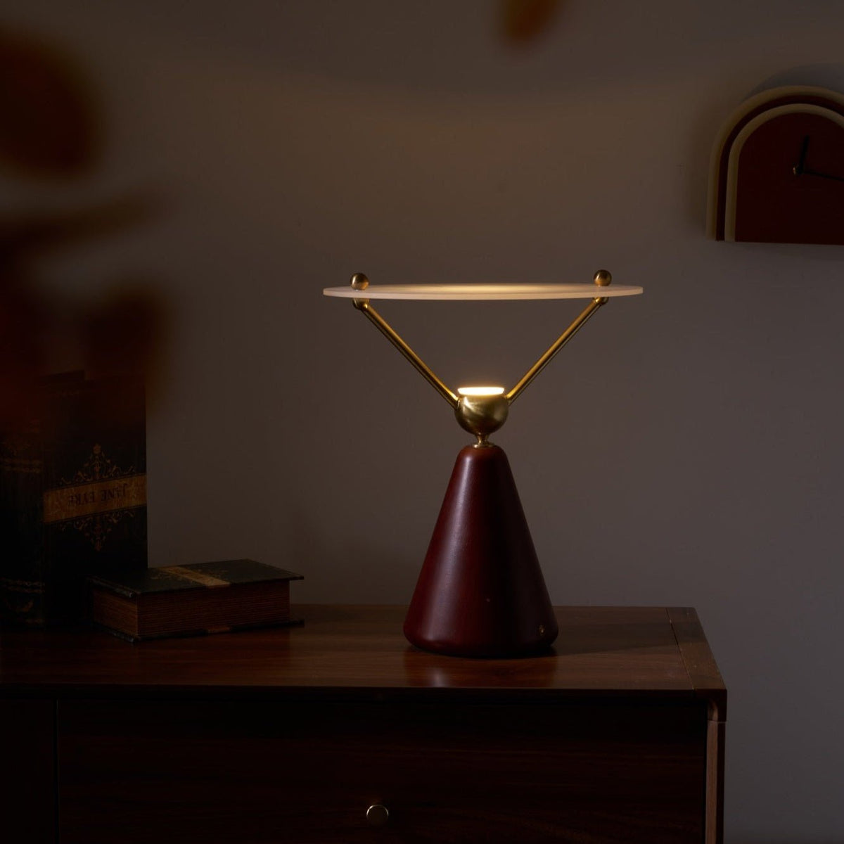 Balance Nútímalegur Viðarborðlampi