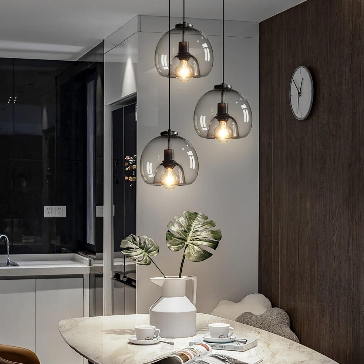 Qev nordisk konstnärlig pärlpendellampa i glas