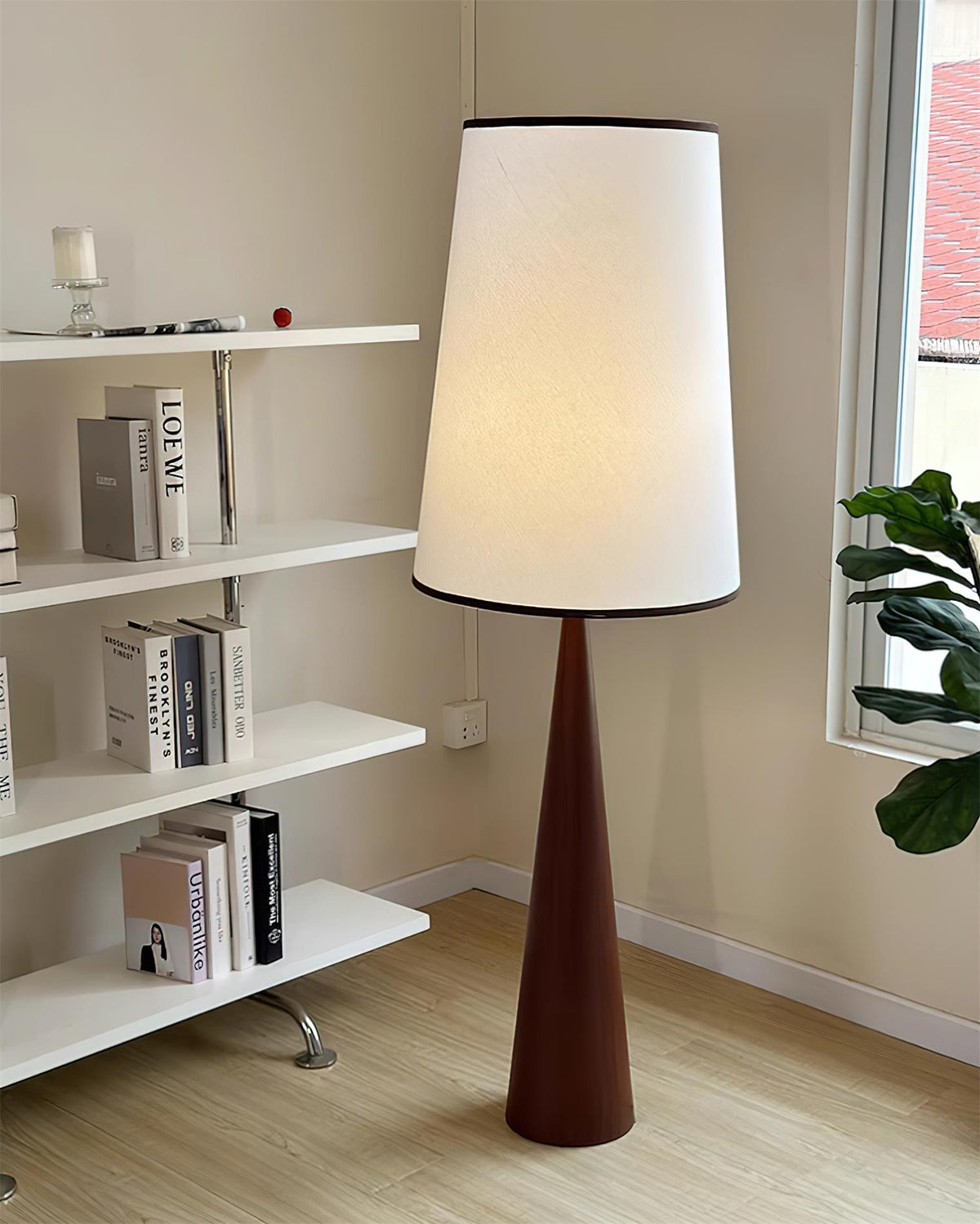 Tage-gulvlampe