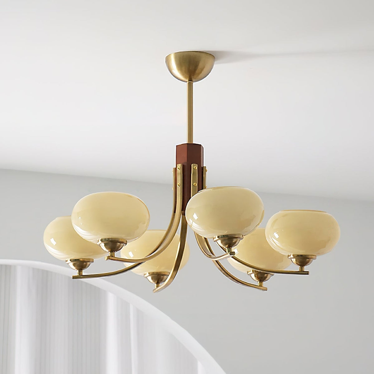 Candelabro com 6 luzes e globos de vidro âmbar Vira