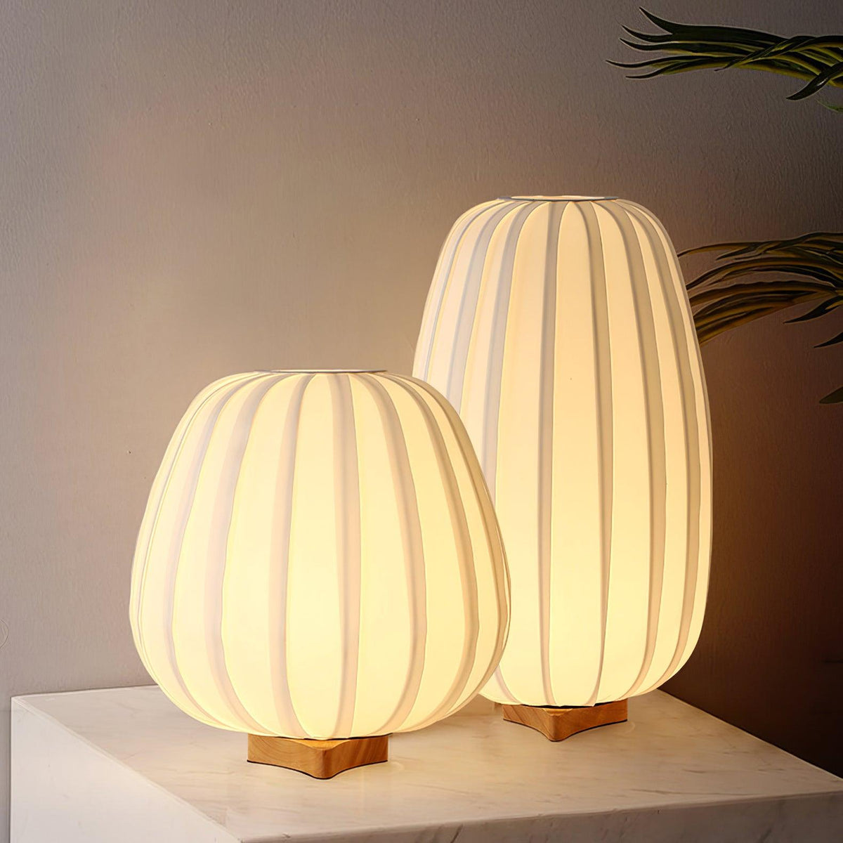 Elenor minimalistisk bordlampe i stof