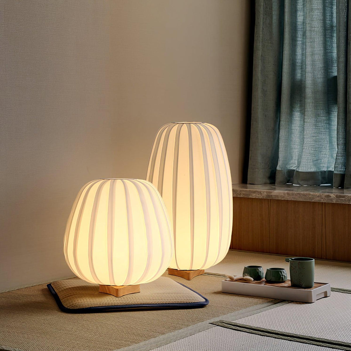 Elenor minimalistisk bordlampe i stof