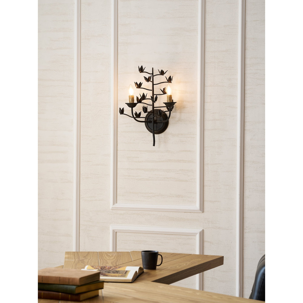 Elaerelia vägglampa