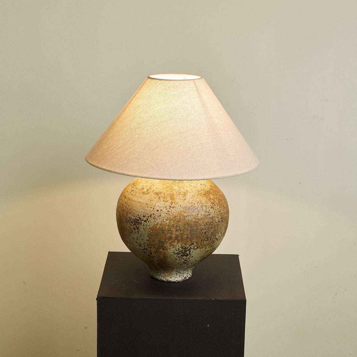 Candeeiro de mesa moderno Lirys em cerâmica