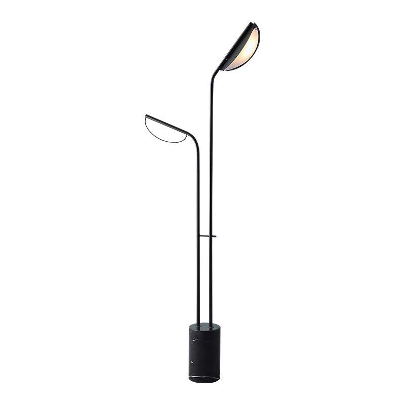 Candeeiro de pé Selarielle minimalista em mármore