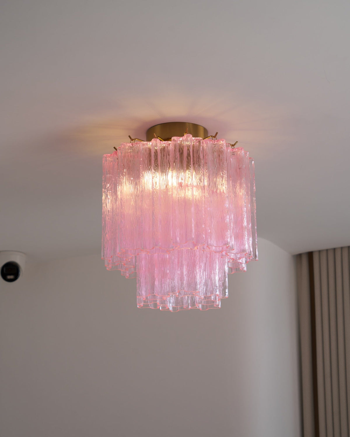 Candeeiro de teto Eiriel cor-de-rosa, em vidro Murano, em camadas, moderno, rente ao teto