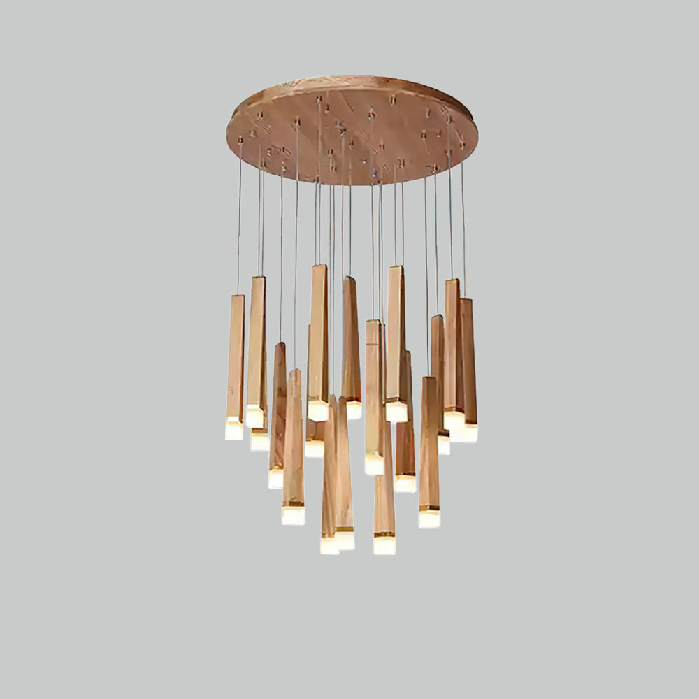 Sylielle ljuskrona i trä med vedpinneinspirerad design