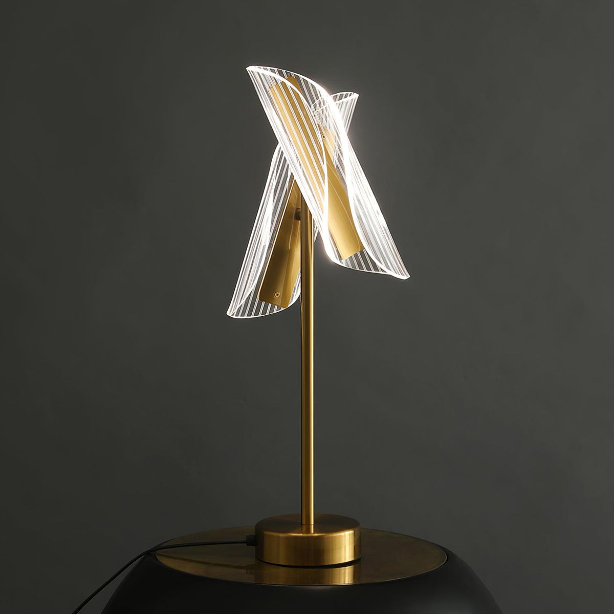 Remi moderne bordlampe