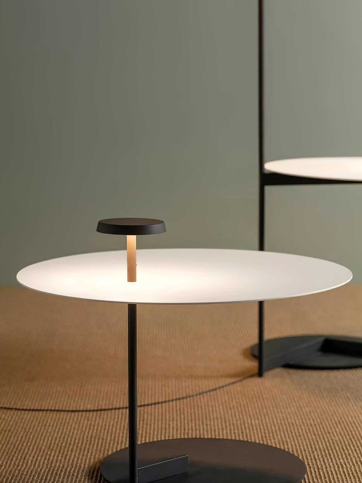 Orvinil skandinavisk golvlampa