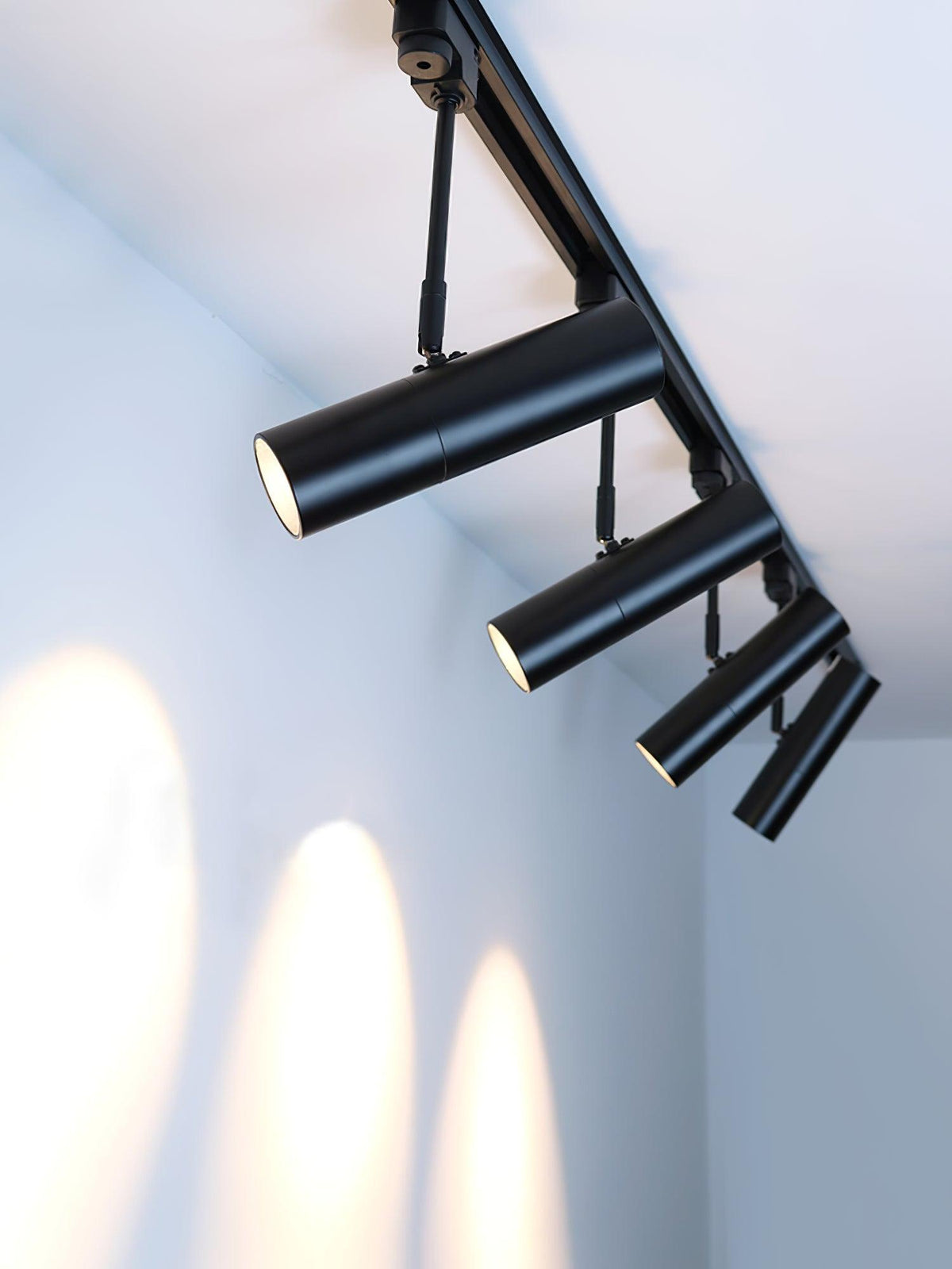 Sond modern minimalistisk taklampa