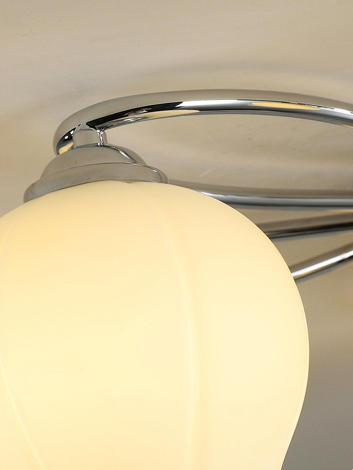 Oldore taklampa i glas med exklusiv elegant blommig design
