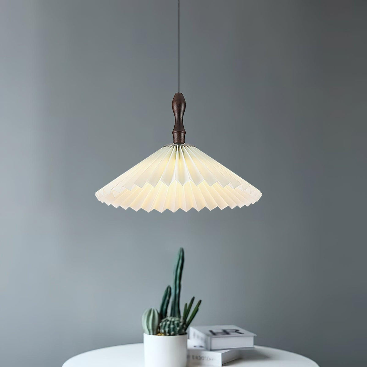 Tískulegur hengilampi úr viði Petal