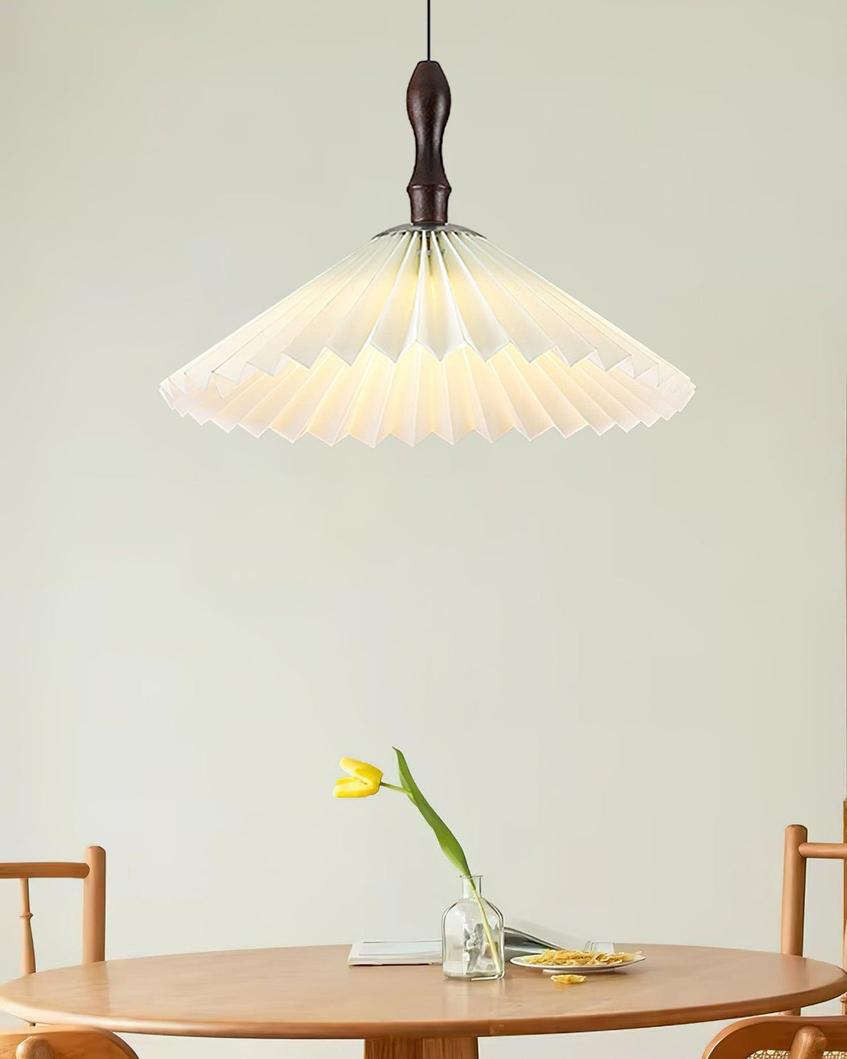 Tískulegur hengilampi úr viði Petal