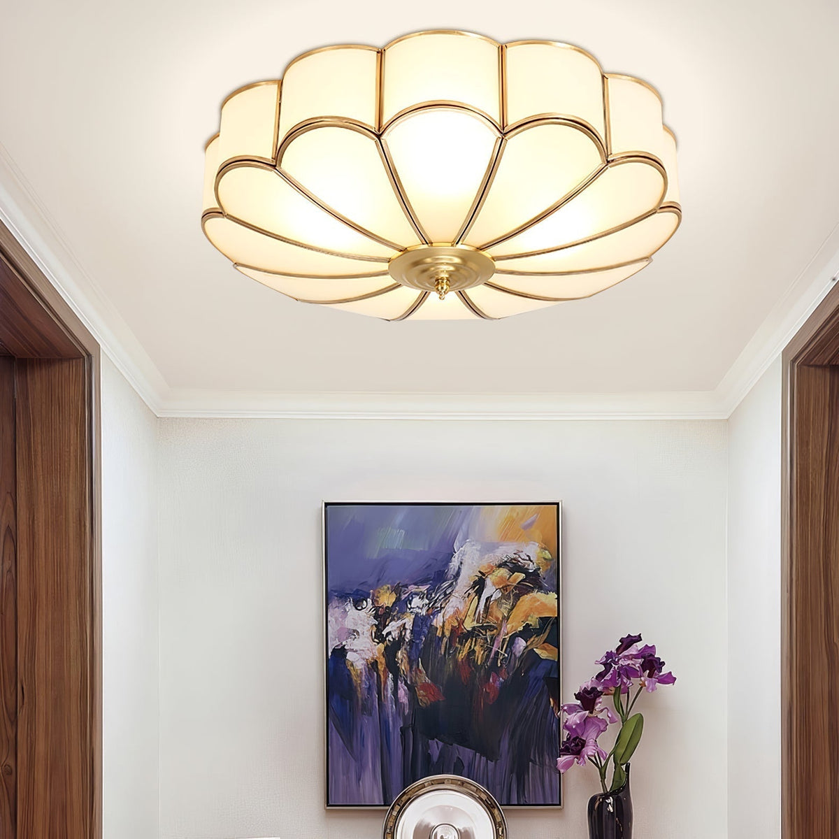 Eiroria blomstformet loftslampe i messing og glas