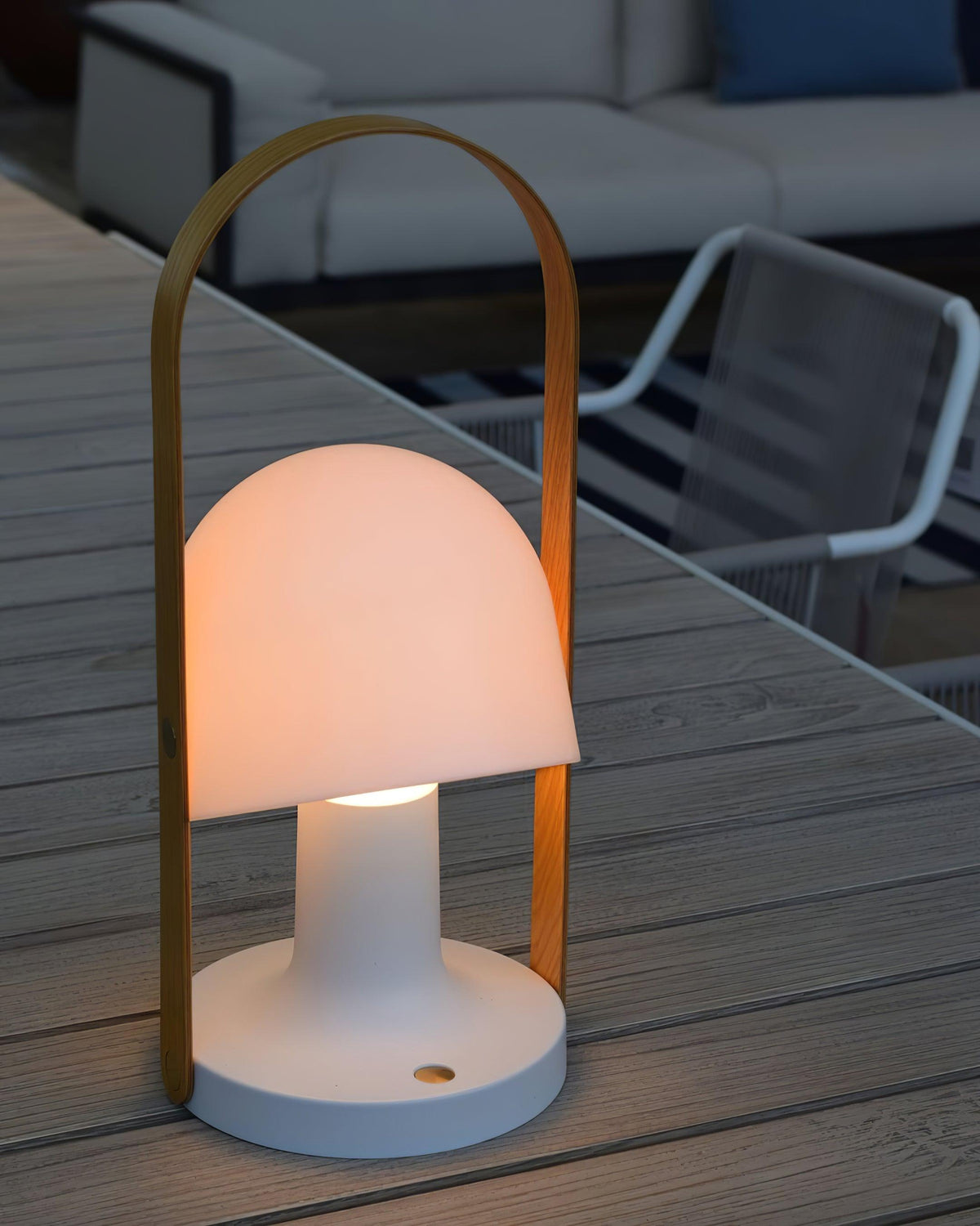 Elaanelle Table Lamp