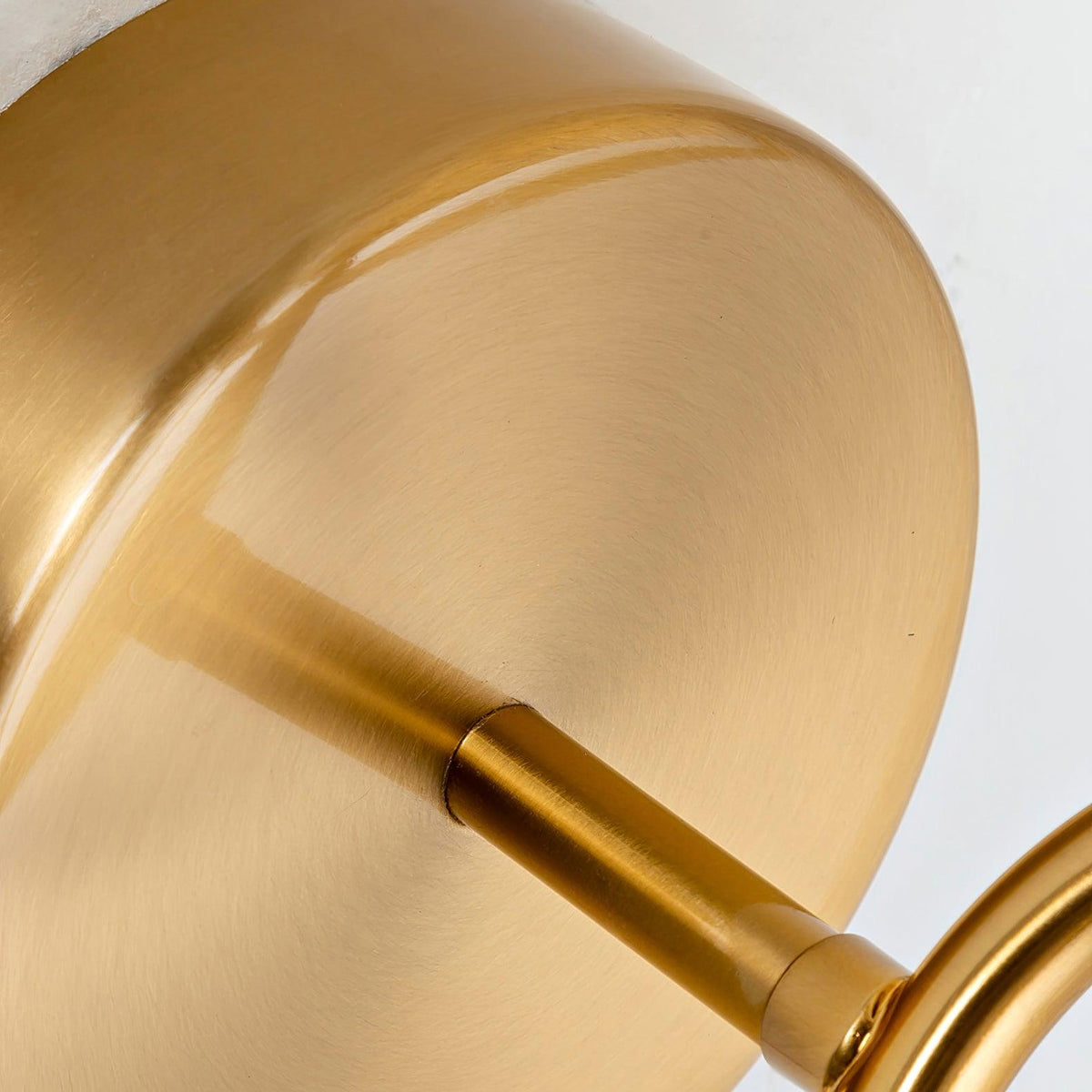 Zesilan-lasiseinävalaisin