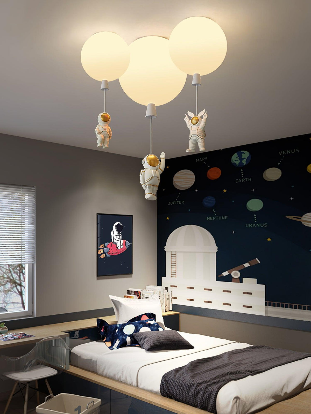 Nirerira loftslampe i akryl med ballon og astronaut, legende design til børneværelset