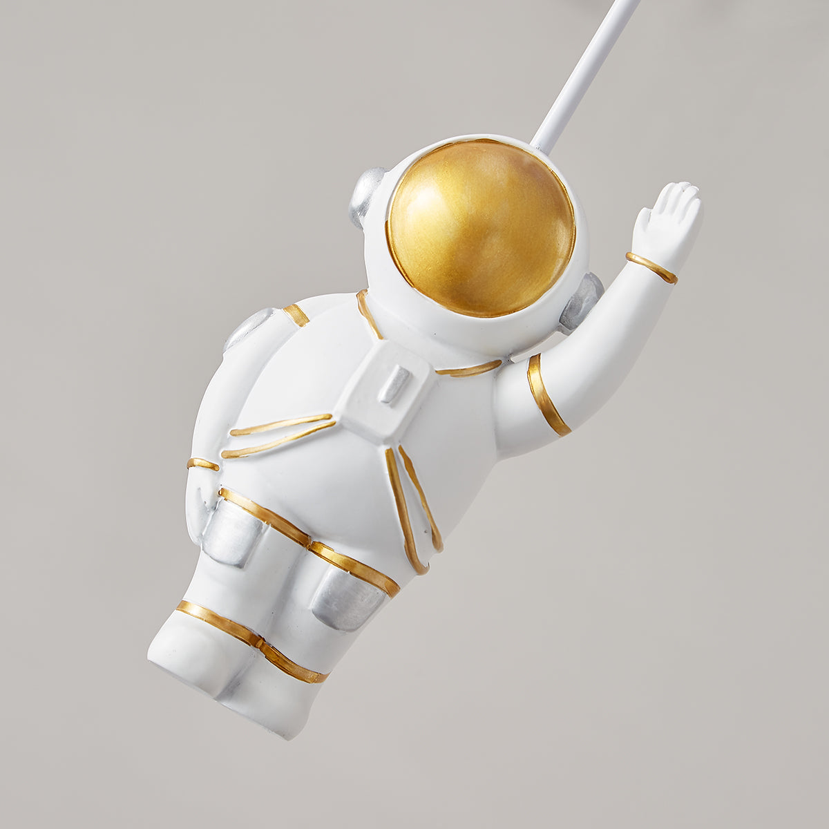 Nirerira loftslampe i akryl med ballon og astronaut, legende design til børneværelset