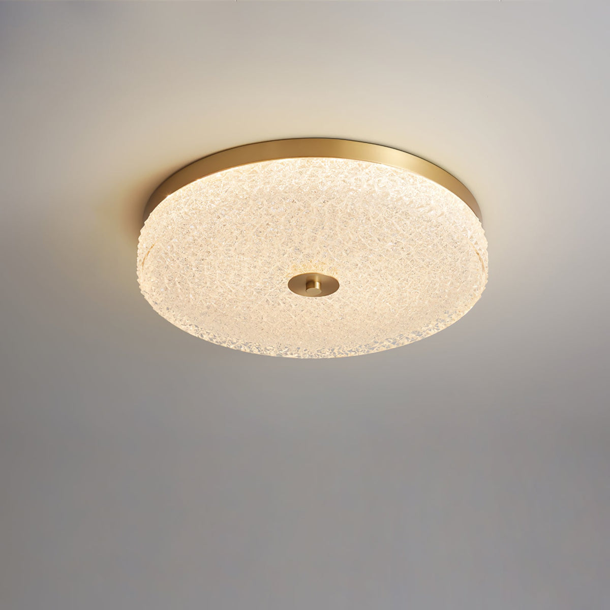 Celuelle loftslampe i matteret, tekstureret glas i minimalistisk, elegant stil