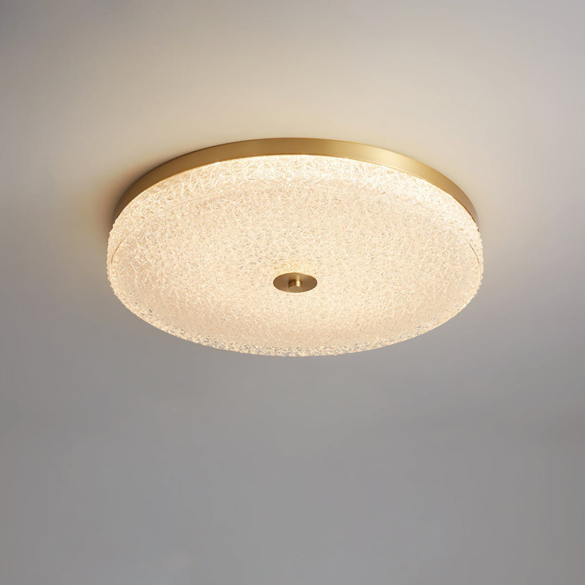 Celuelle loftslampe i matteret, tekstureret glas i minimalistisk, elegant stil