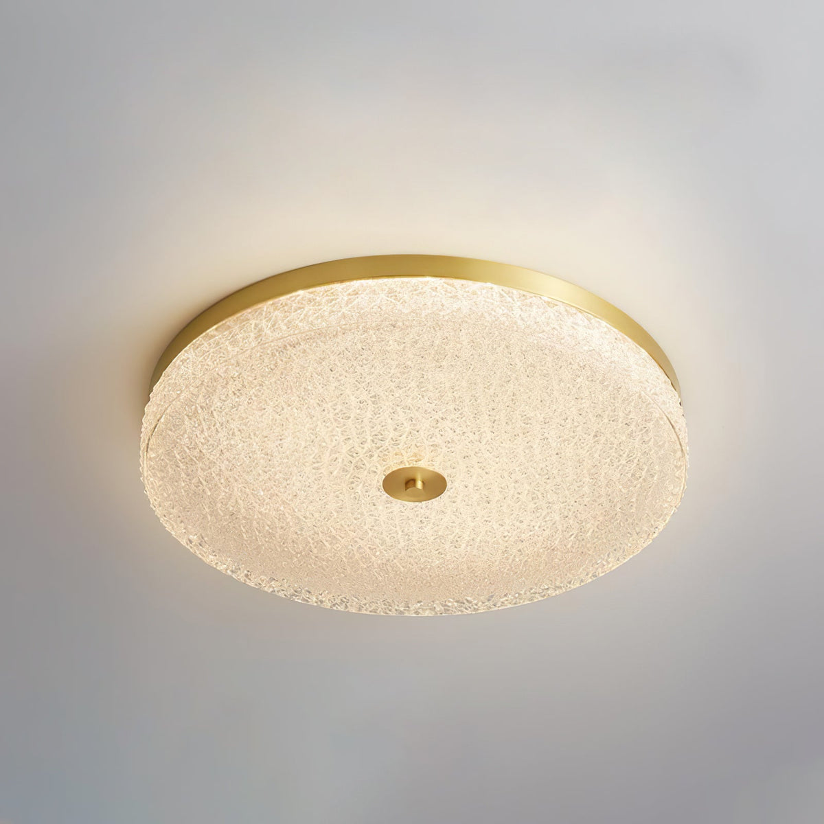 Celuelle loftslampe i matteret, tekstureret glas i minimalistisk, elegant stil