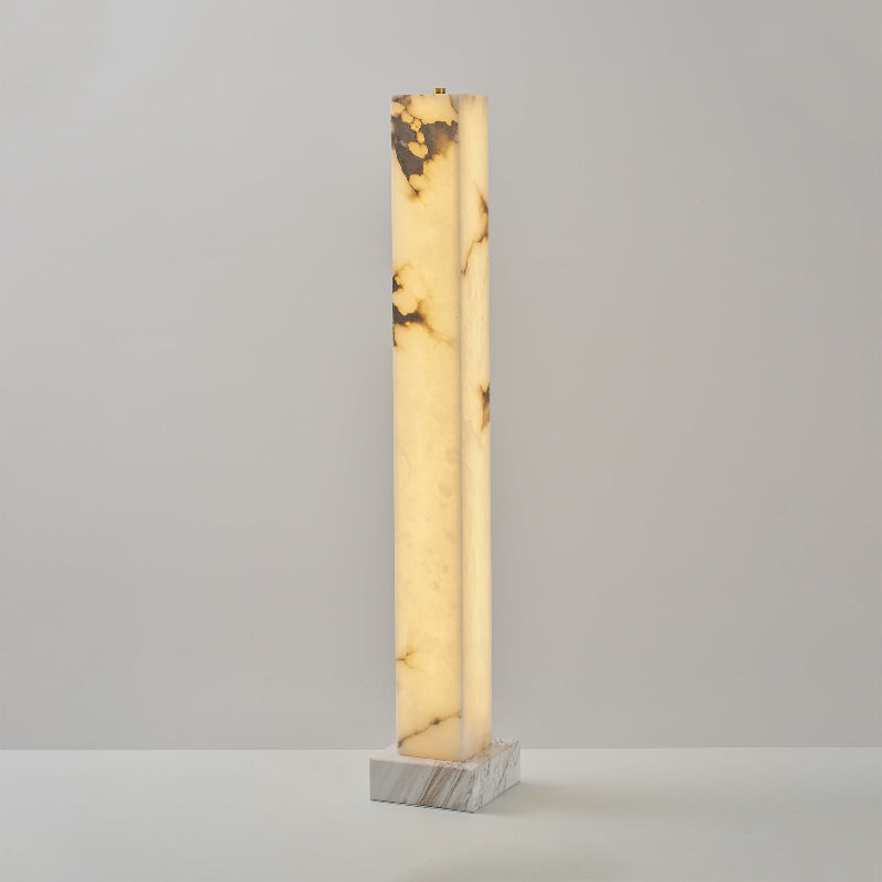 Gulvlampe i frossen alabast